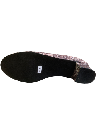 Elegant paisley ballroom dance shoes.