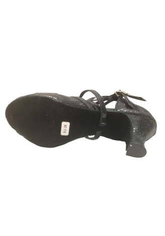 Stylish black Latin rhythm dance shoes with a peep toe and buckle detail. Perfect for the dance floor.